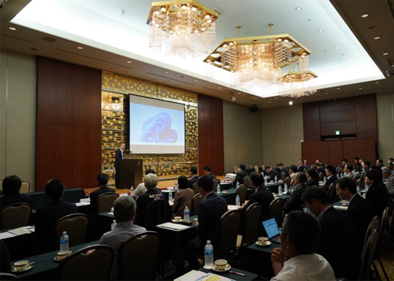 会場全体の様子